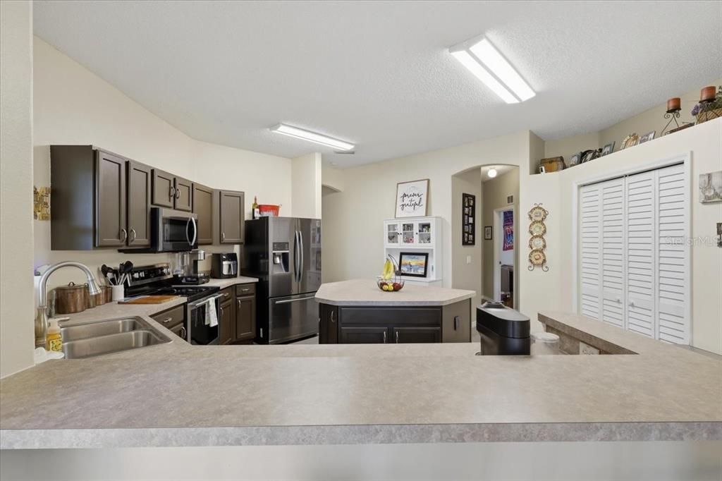 For Sale: $375,000 (4 beds, 2 baths, 2340 Square Feet)