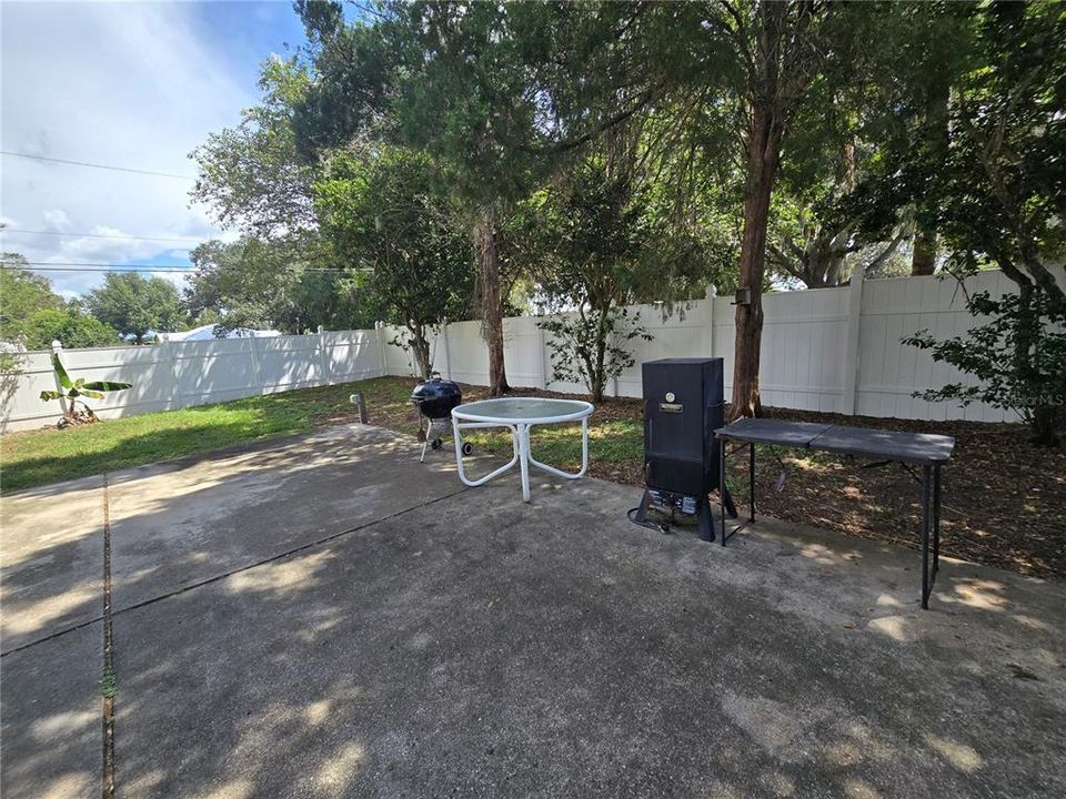 For Rent: $2,600 (3 beds, 2 baths, 1869 Square Feet)