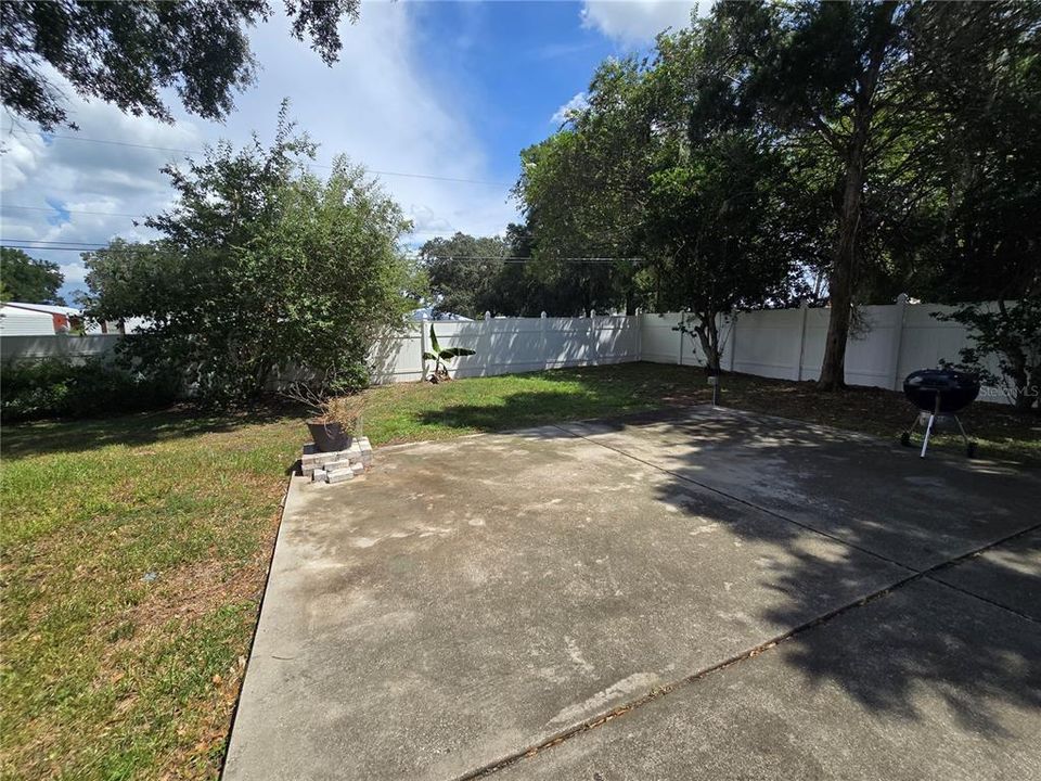 For Rent: $2,600 (3 beds, 2 baths, 1869 Square Feet)
