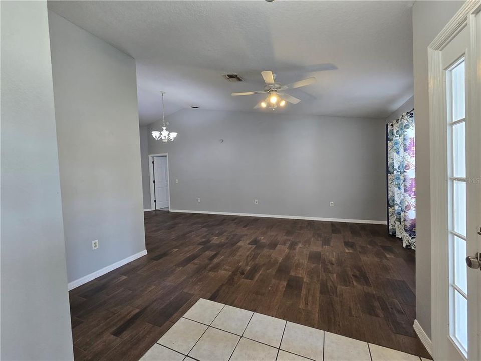 For Rent: $2,600 (3 beds, 2 baths, 1869 Square Feet)