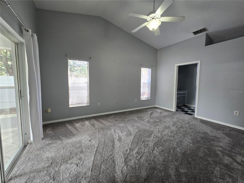 For Rent: $2,600 (3 beds, 2 baths, 1869 Square Feet)