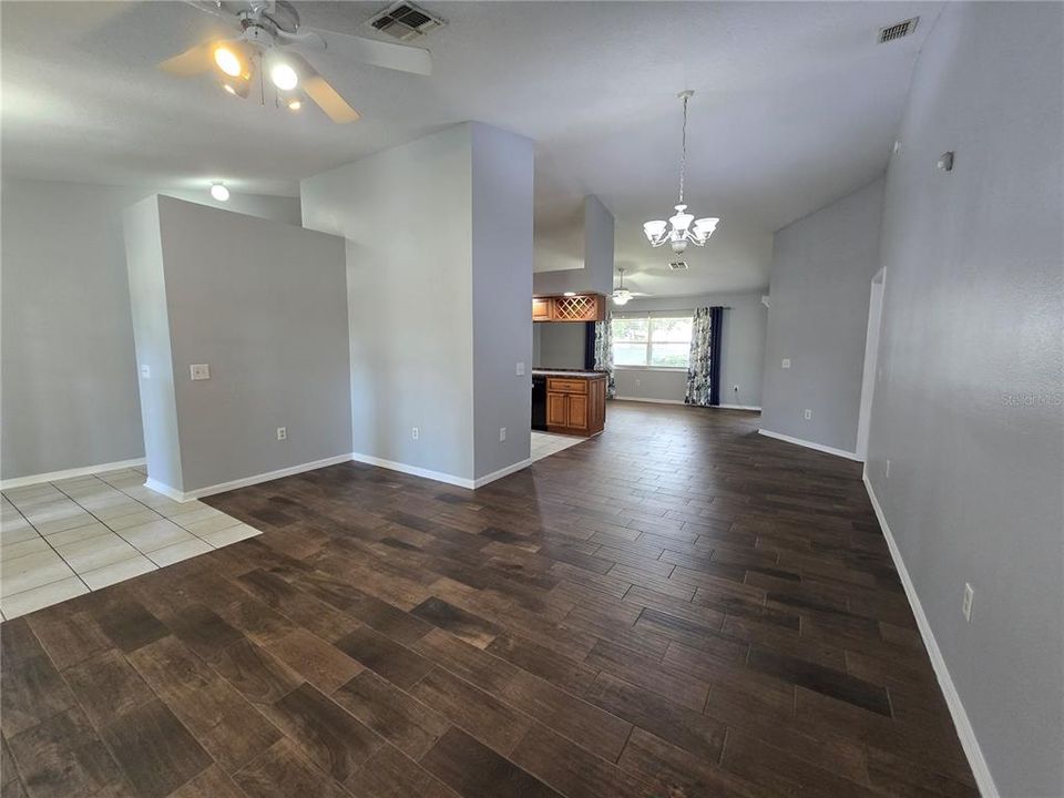 For Rent: $2,600 (3 beds, 2 baths, 1869 Square Feet)