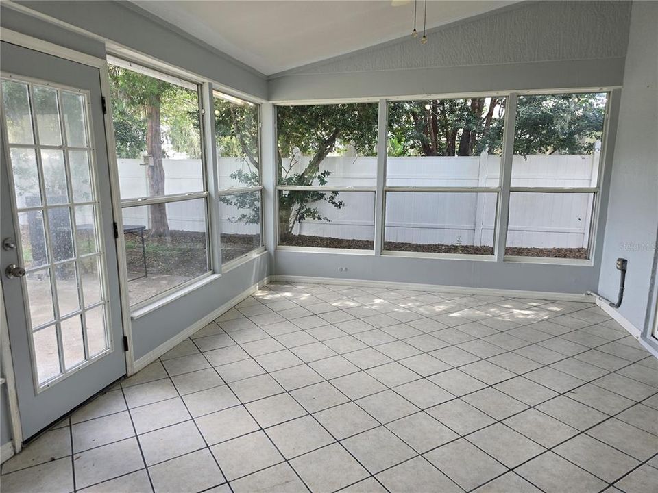 For Rent: $2,600 (3 beds, 2 baths, 1869 Square Feet)