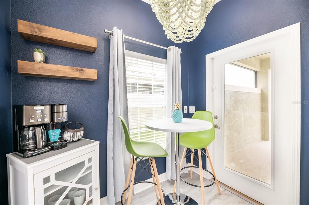 En Venta: $490,000 (5 camas, 4 baños, 2024 Pies cuadrados)