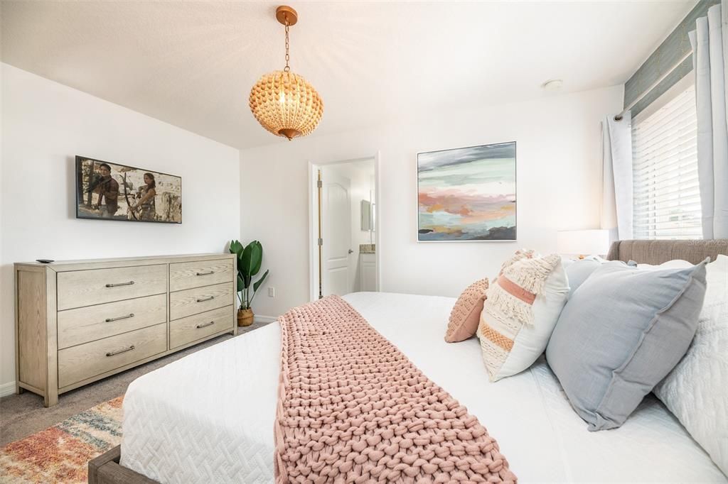 En Venta: $490,000 (5 camas, 4 baños, 2024 Pies cuadrados)