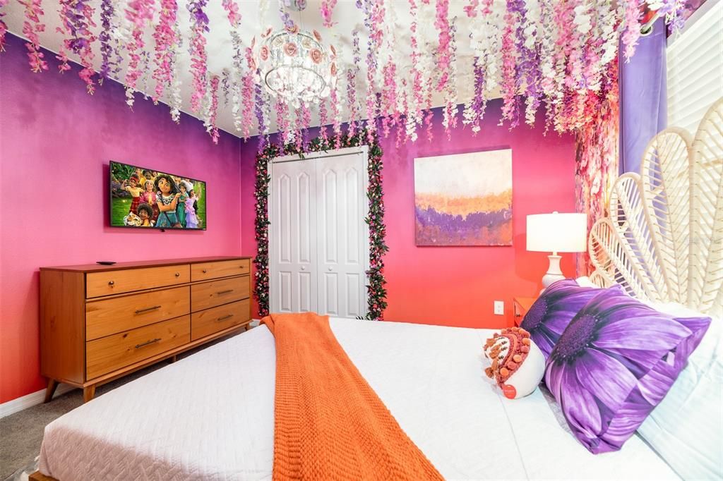 En Venta: $490,000 (5 camas, 4 baños, 2024 Pies cuadrados)