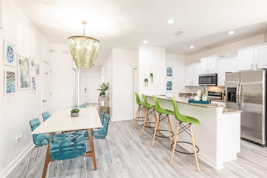 En Venta: $490,000 (5 camas, 4 baños, 2024 Pies cuadrados)