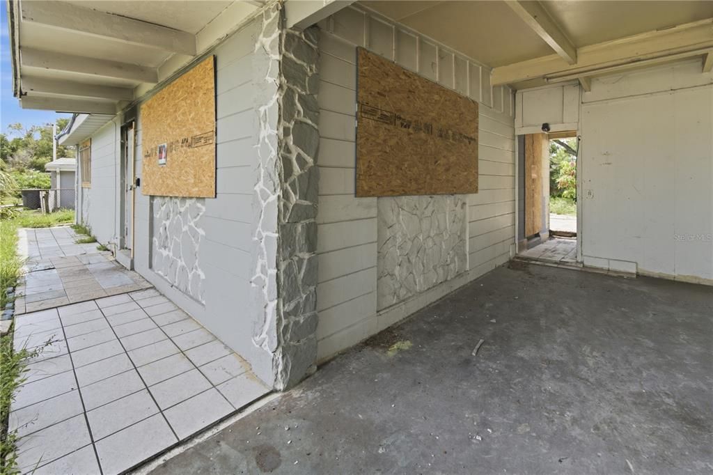 For Sale: $155,000 (2 beds, 1 baths, 888 Square Feet)