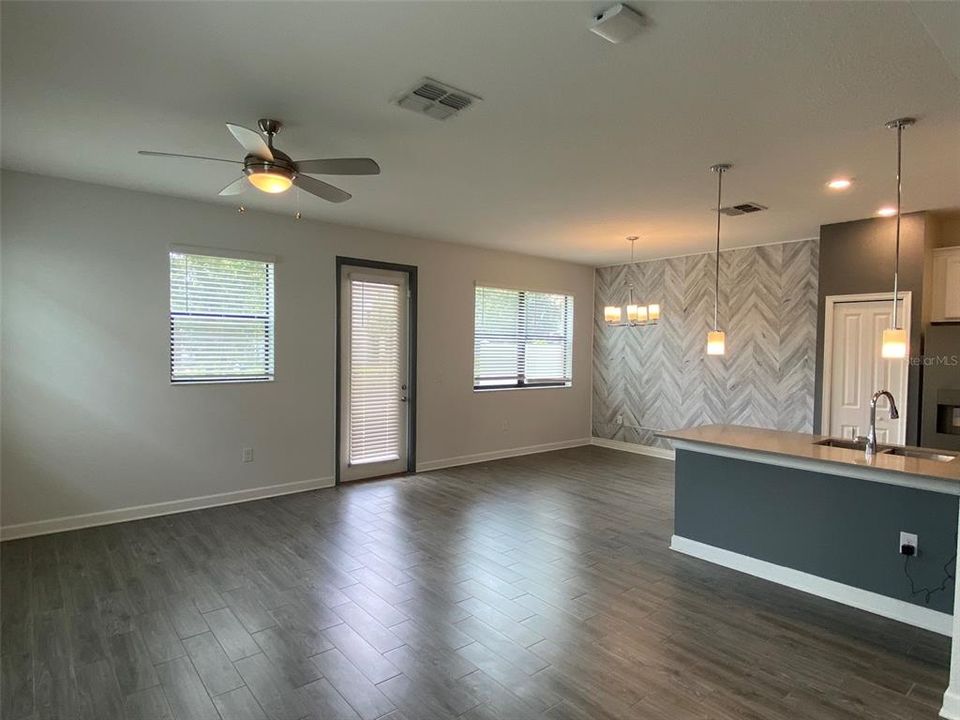 En Renta: $2,499 (4 camas, 3 baños, 2156 Pies cuadrados)