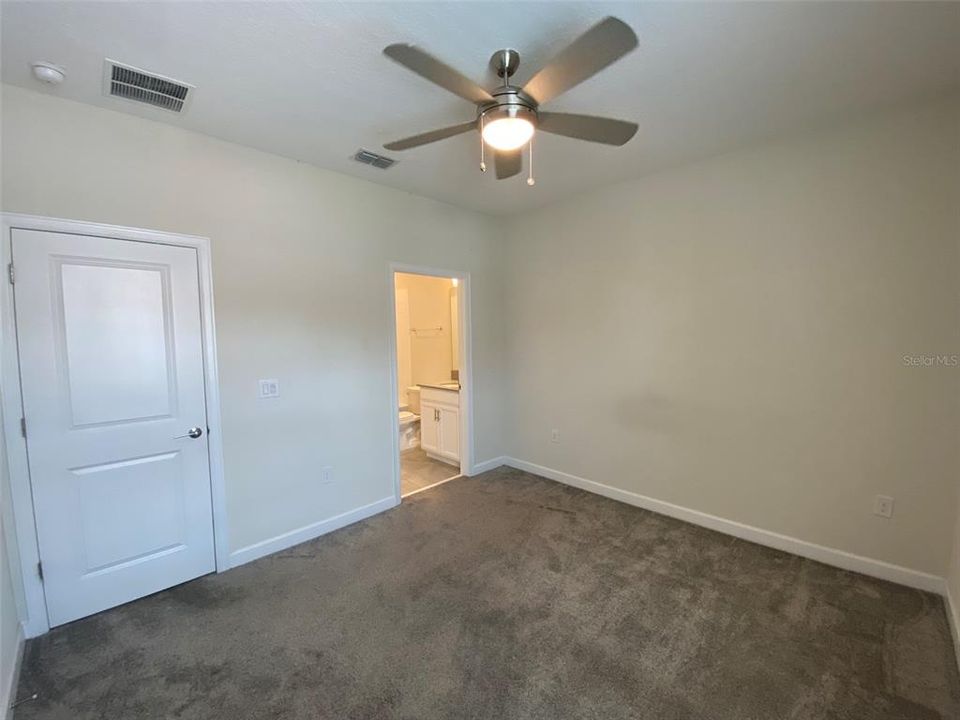 En Renta: $2,499 (4 camas, 3 baños, 2156 Pies cuadrados)
