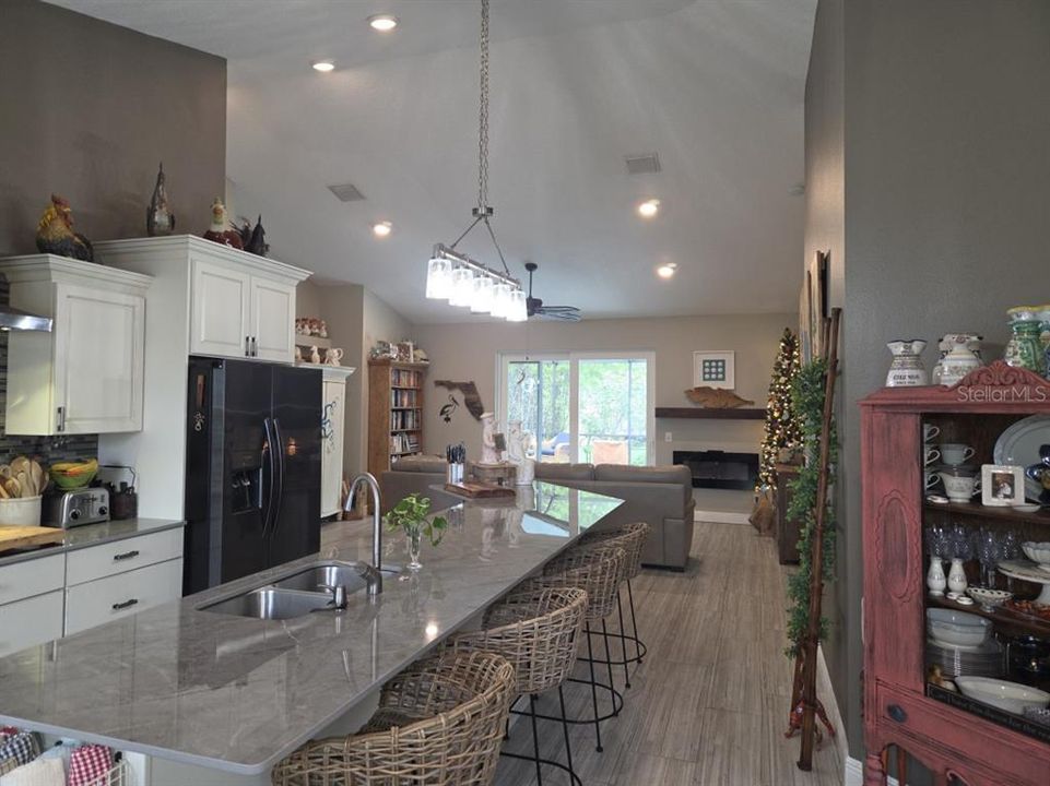 En Venta: $474,999 (3 camas, 2 baños, 1576 Pies cuadrados)
