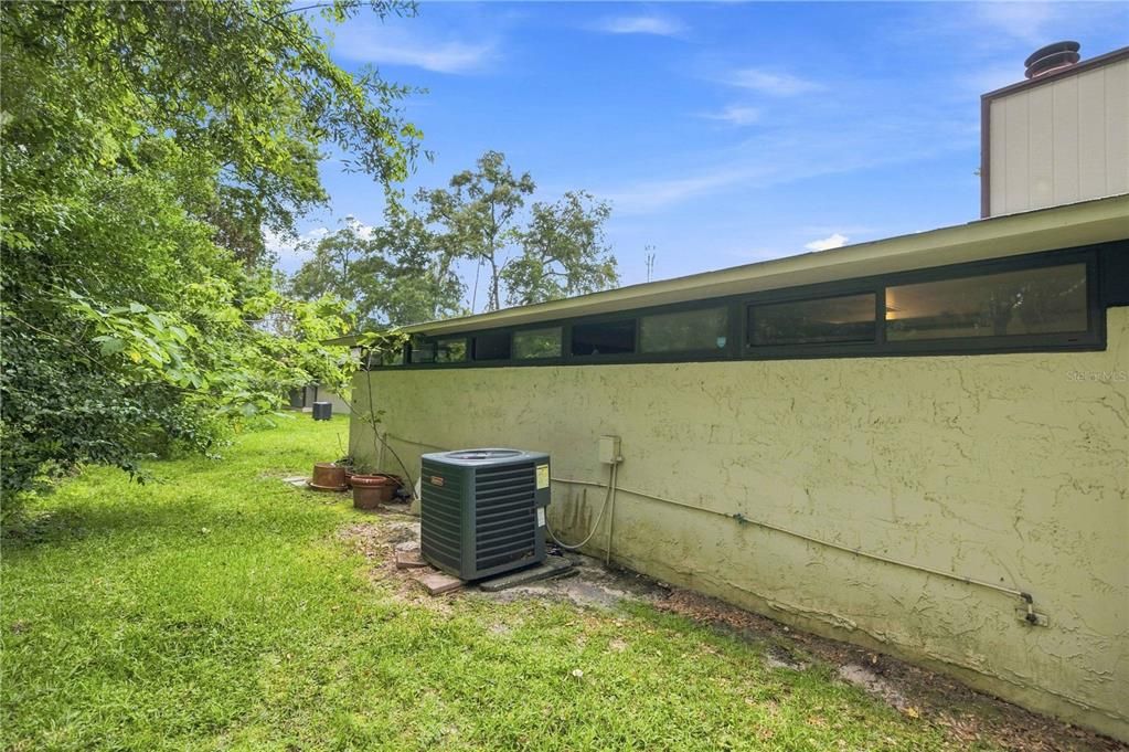 На продажу: $249,999 (2 спален, 2 ванн, 1810 Квадратных фут)