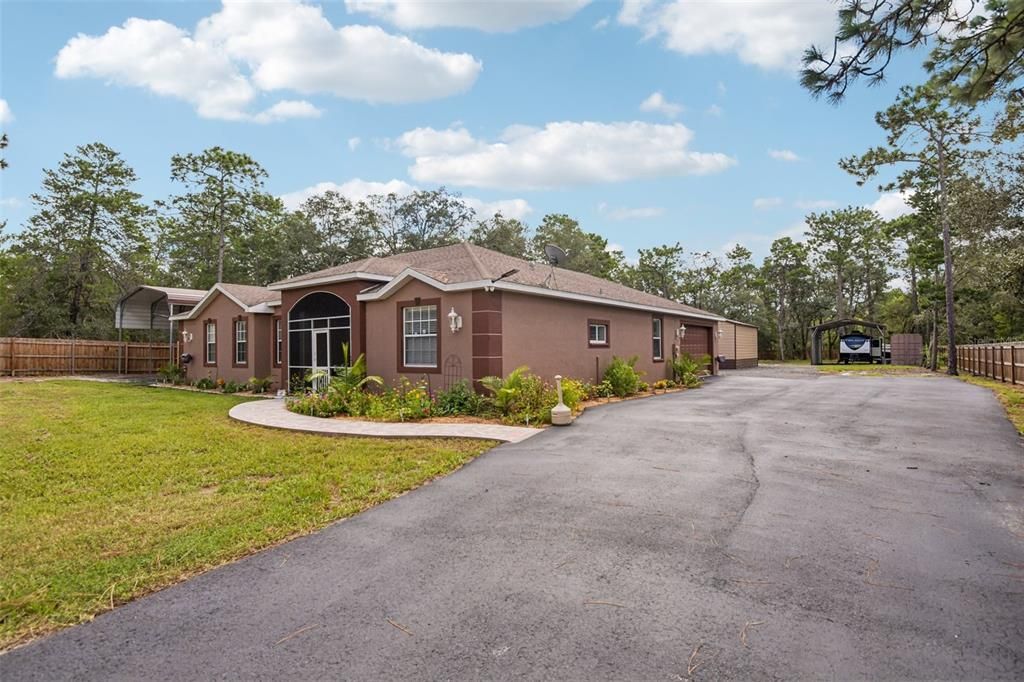 For Sale: $600,000 (4 beds, 3 baths, 2452 Square Feet)
