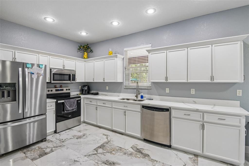 For Sale: $600,000 (4 beds, 3 baths, 2452 Square Feet)