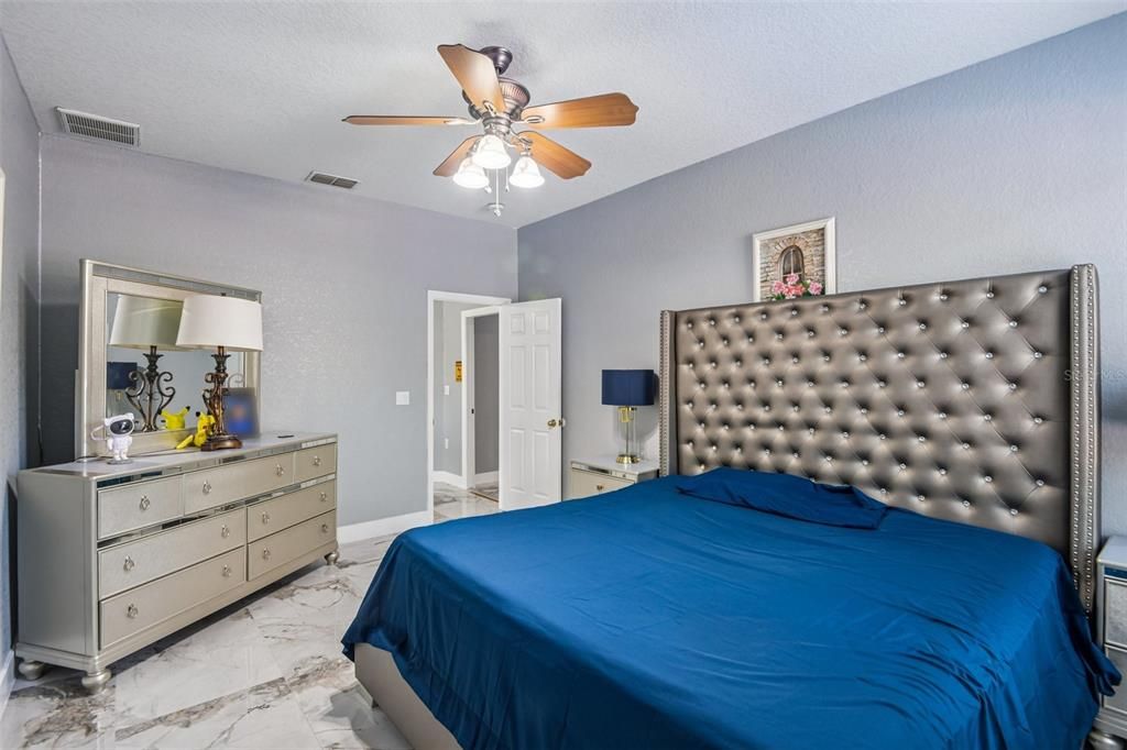 For Sale: $600,000 (4 beds, 3 baths, 2452 Square Feet)