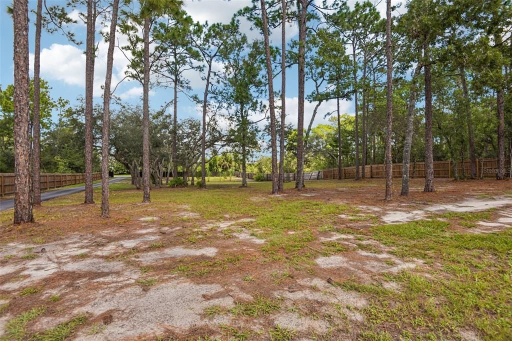 For Sale: $600,000 (4 beds, 3 baths, 2452 Square Feet)