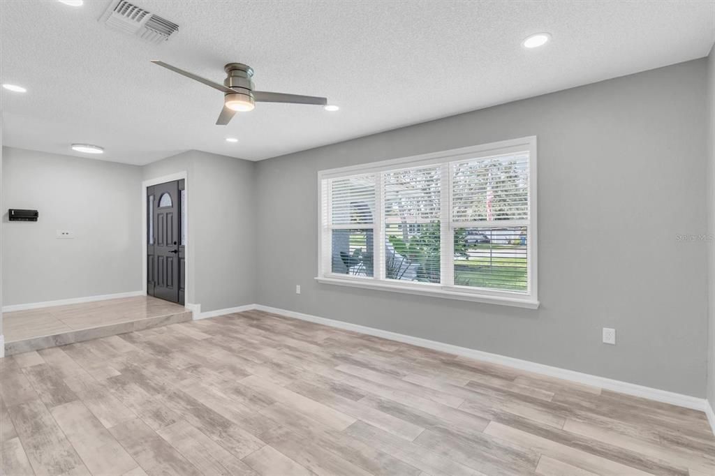 For Sale: $415,000 (3 beds, 2 baths, 1743 Square Feet)
