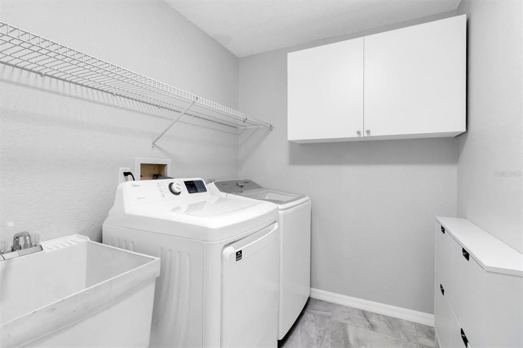 For Sale: $415,000 (3 beds, 2 baths, 1743 Square Feet)