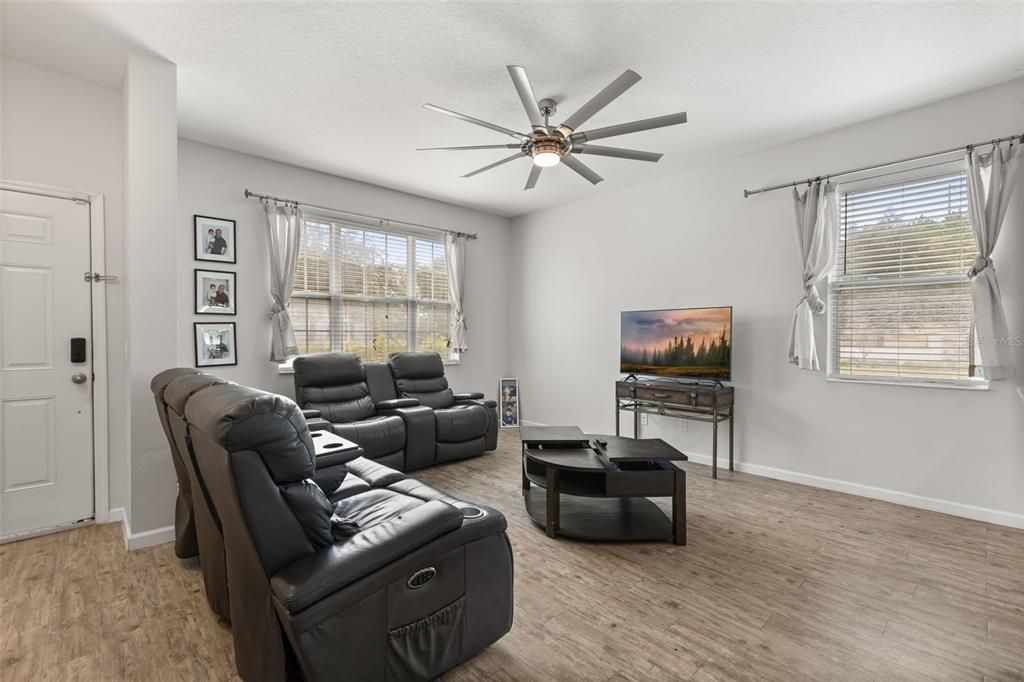 For Sale: $409,900 (3 beds, 2 baths, 2352 Square Feet)