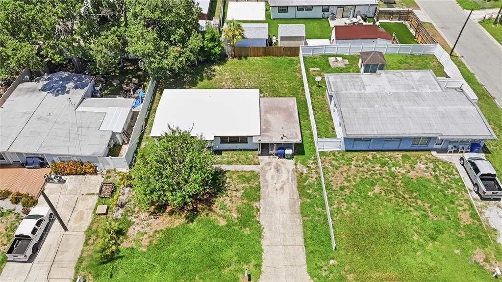 For Sale: $240,000 (2 beds, 1 baths, 888 Square Feet)