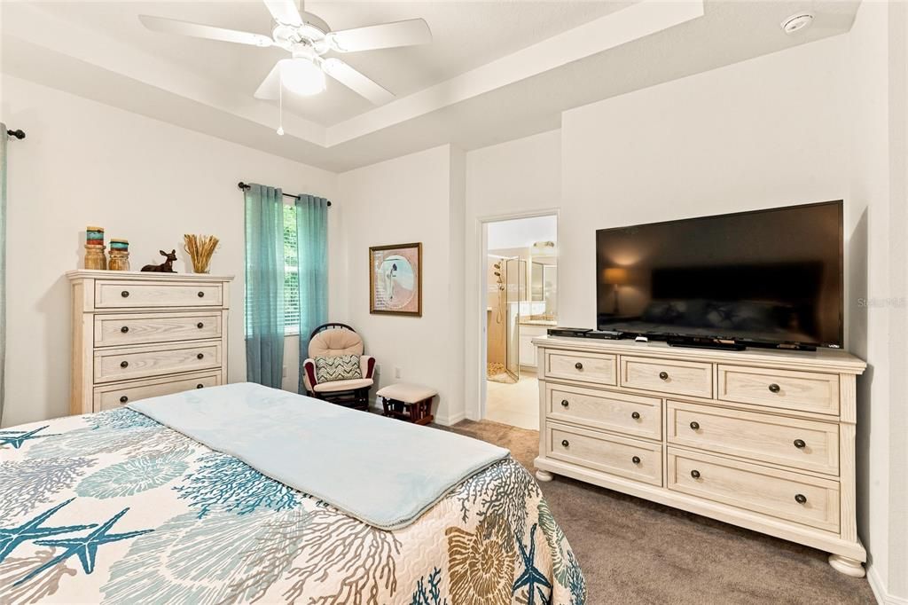 For Sale: $369,000 (3 beds, 2 baths, 1595 Square Feet)