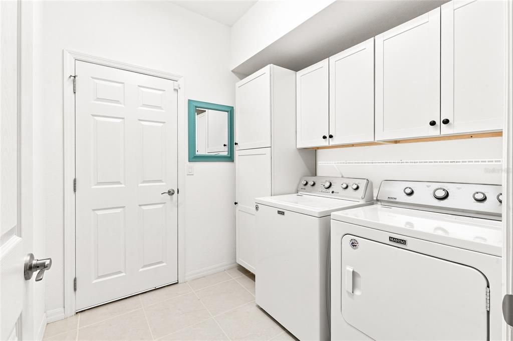 For Sale: $369,000 (3 beds, 2 baths, 1595 Square Feet)
