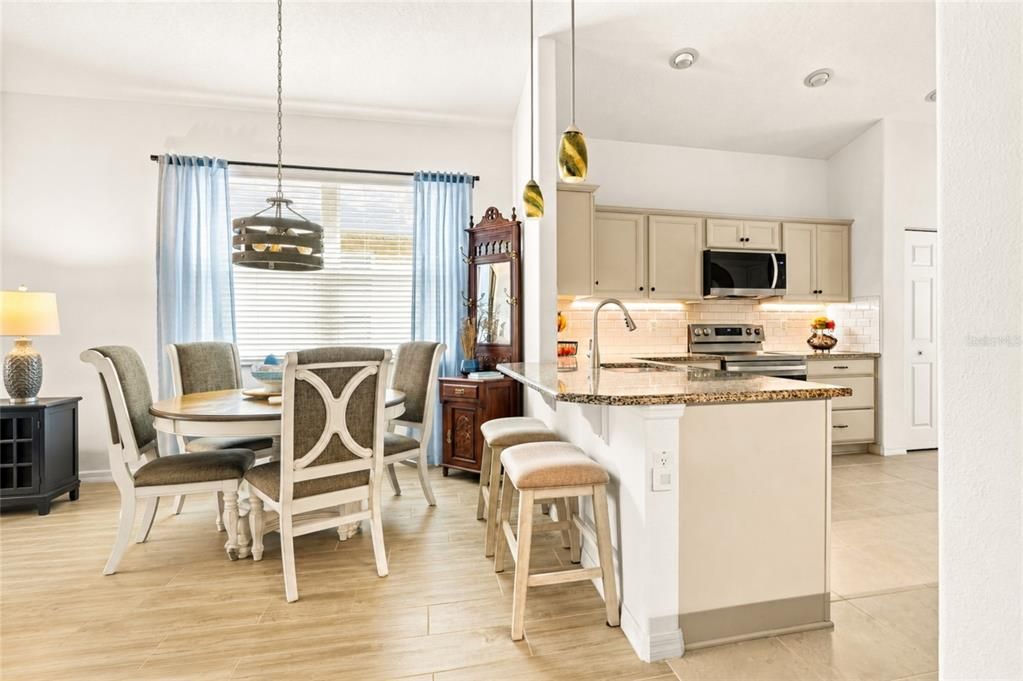 For Sale: $369,000 (3 beds, 2 baths, 1595 Square Feet)