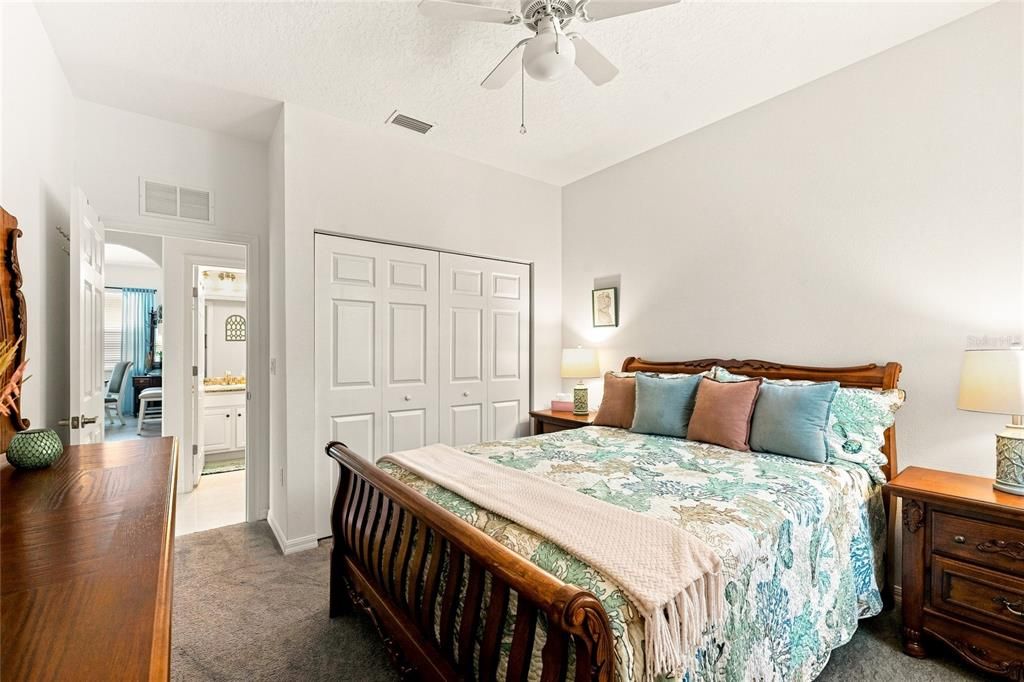 For Sale: $369,000 (3 beds, 2 baths, 1595 Square Feet)