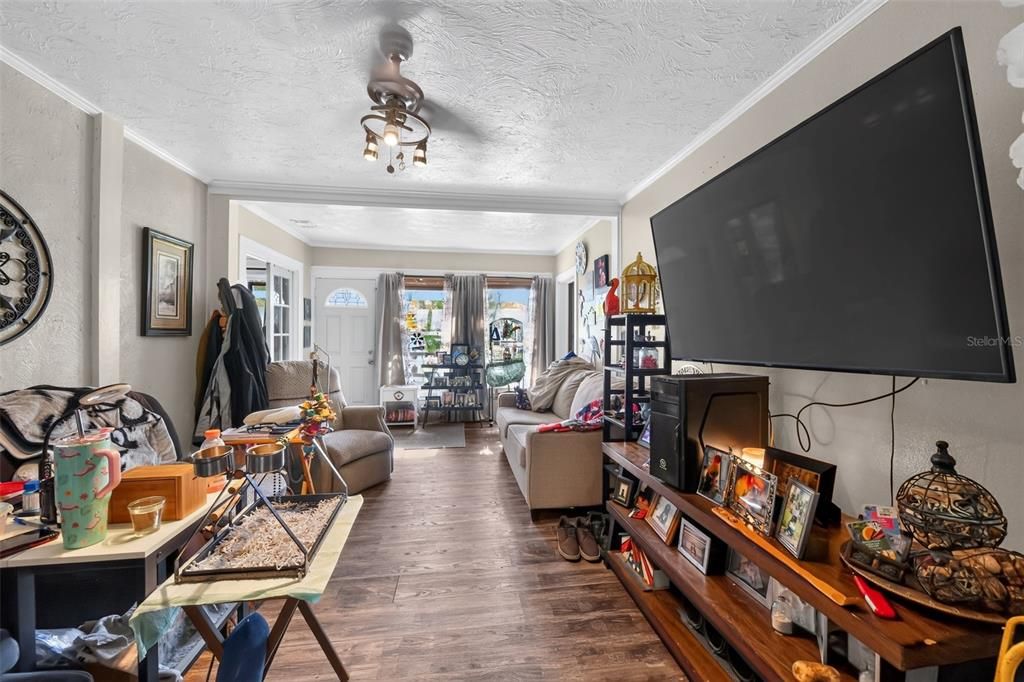 En Venta: $299,900 (3 camas, 2 baños, 1343 Pies cuadrados)