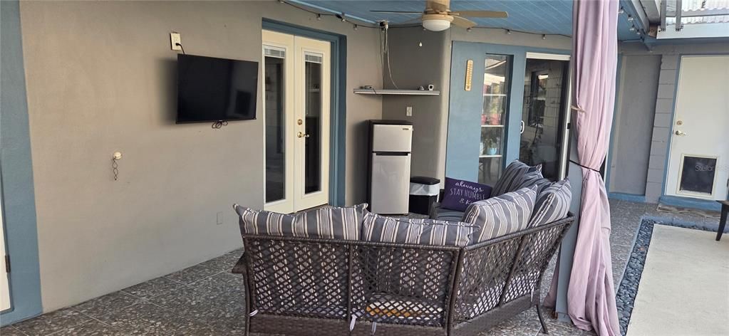 For Sale: $560,000 (4 beds, 2 baths, 1801 Square Feet)