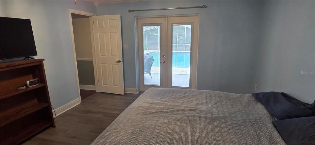 For Sale: $560,000 (4 beds, 2 baths, 1801 Square Feet)