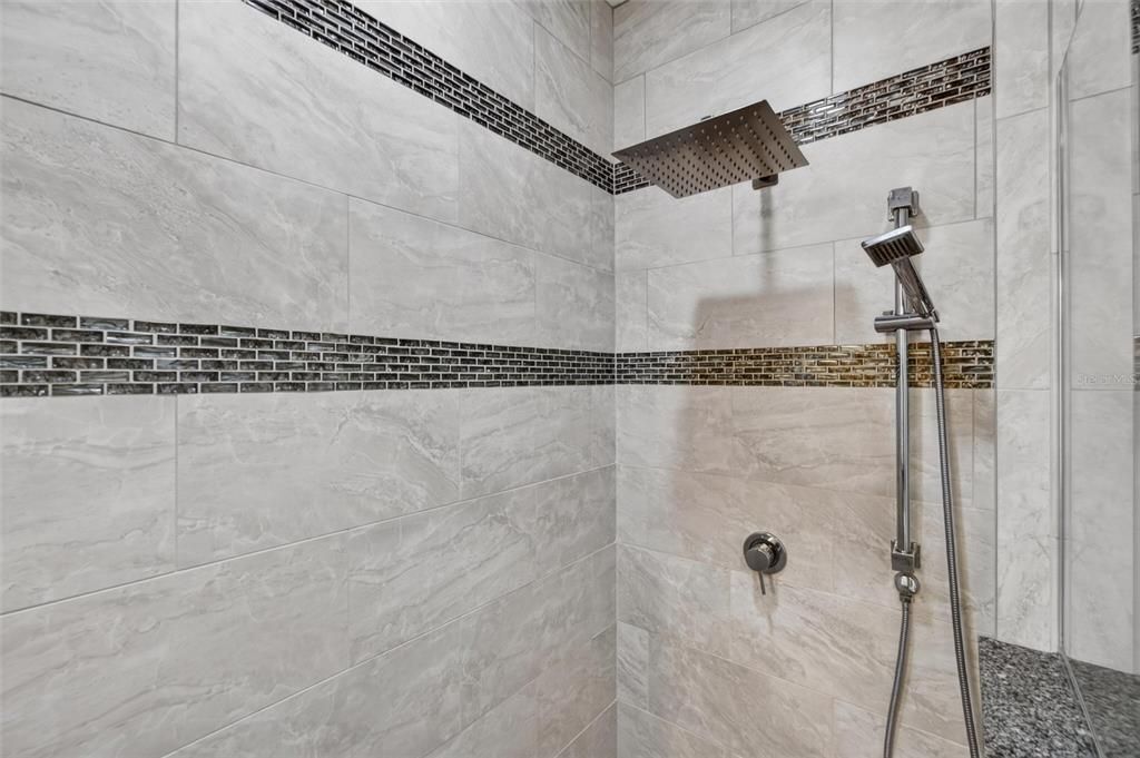 En Venta: $759,900 (3 camas, 2 baños, 2199 Pies cuadrados)