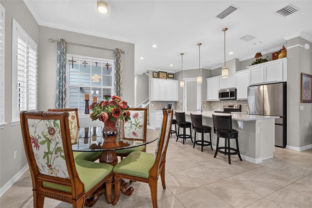 En Venta: $759,900 (3 camas, 2 baños, 2199 Pies cuadrados)