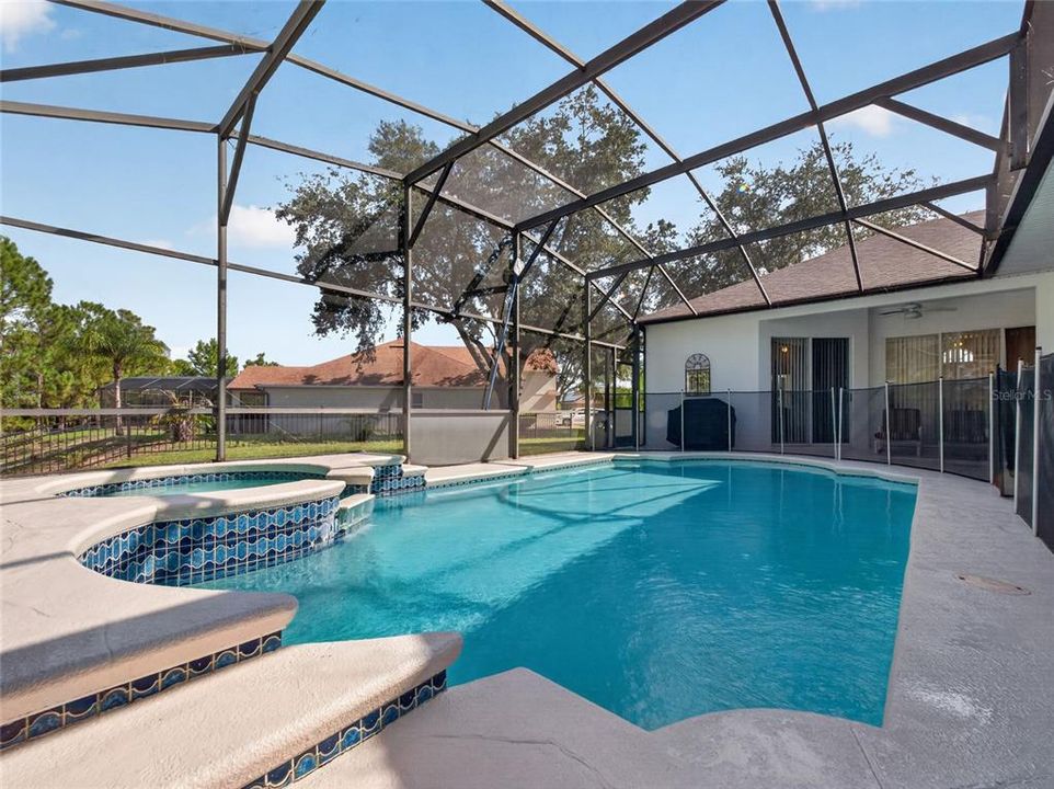 En Venta: $525,000 (6 camas, 5 baños, 3283 Pies cuadrados)