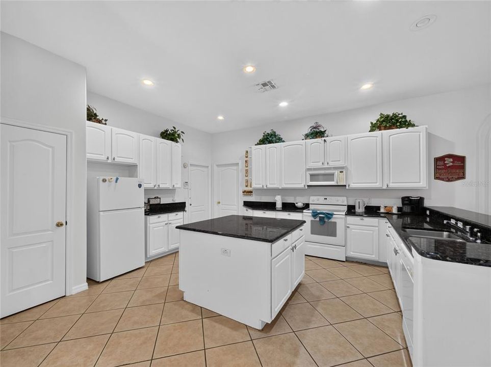 En Venta: $525,000 (6 camas, 5 baños, 3283 Pies cuadrados)