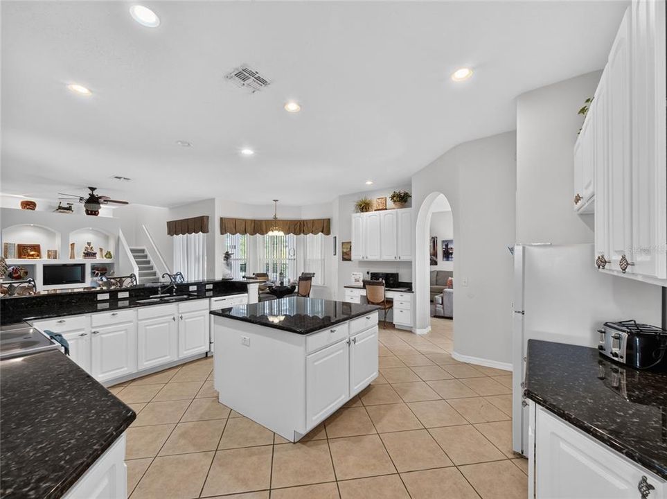 En Venta: $525,000 (6 camas, 5 baños, 3283 Pies cuadrados)