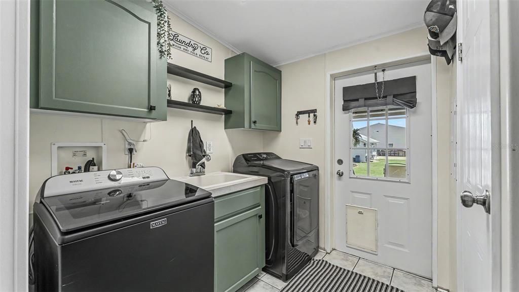 На продажу: $355,000 (3 спален, 2 ванн, 1836 Квадратных фут)