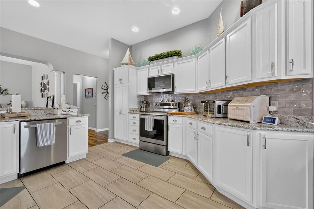 For Sale: $479,000 (3 beds, 2 baths, 2006 Square Feet)