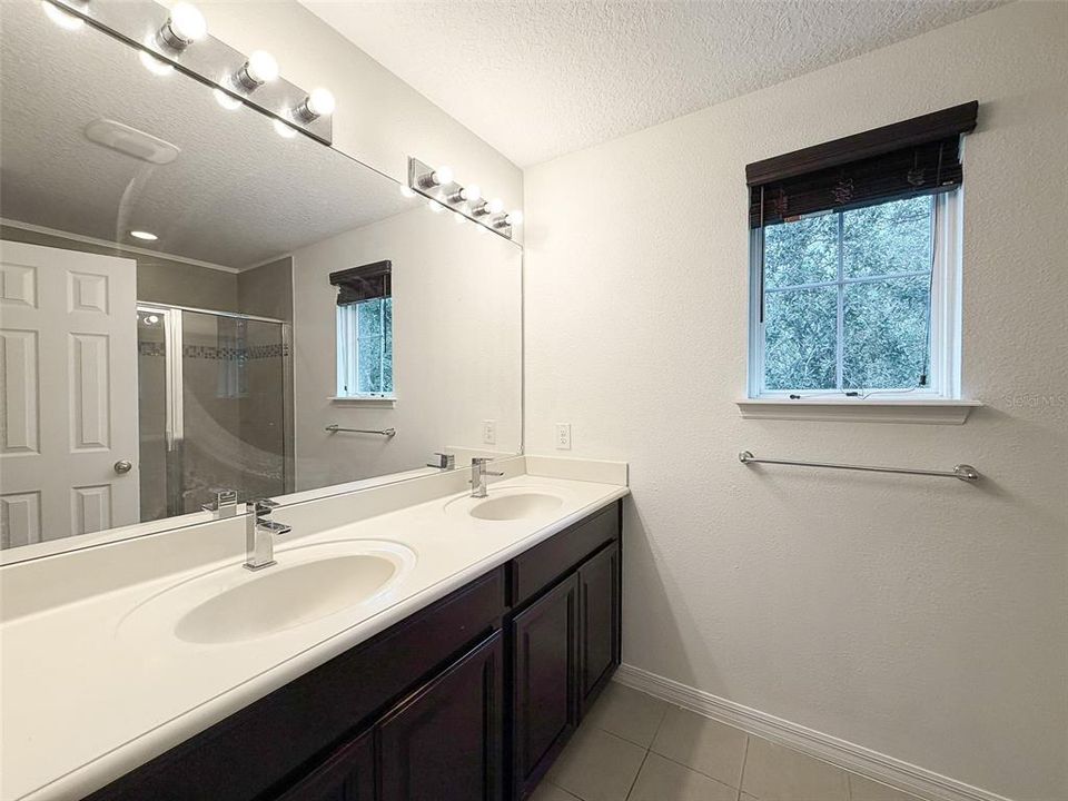 В аренду: $2,950 (4 спален, 2 ванн, 2092 Квадратных фут)