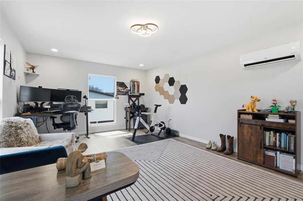 For Sale: $850,000 (5 beds, 3 baths, 2904 Square Feet)