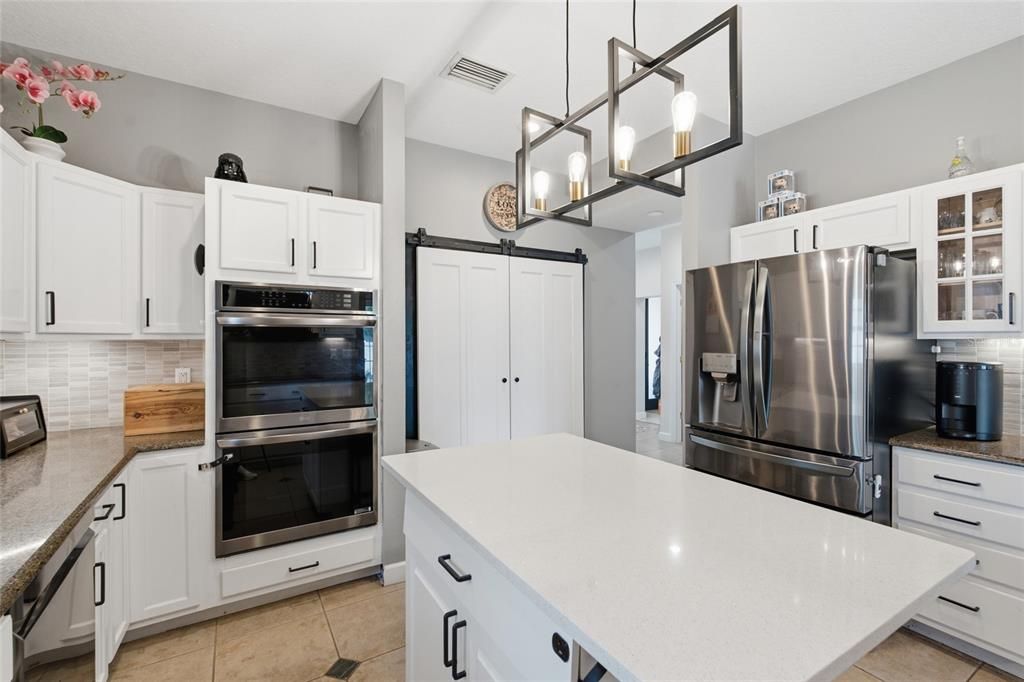 For Sale: $850,000 (5 beds, 3 baths, 2904 Square Feet)