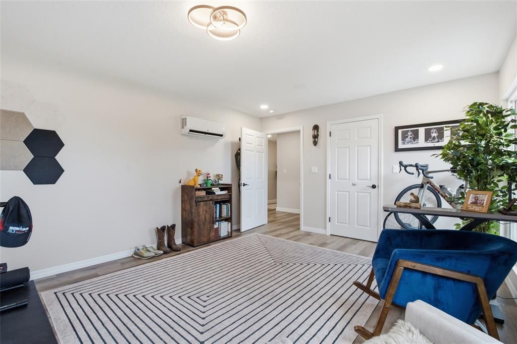 For Sale: $850,000 (5 beds, 3 baths, 2904 Square Feet)