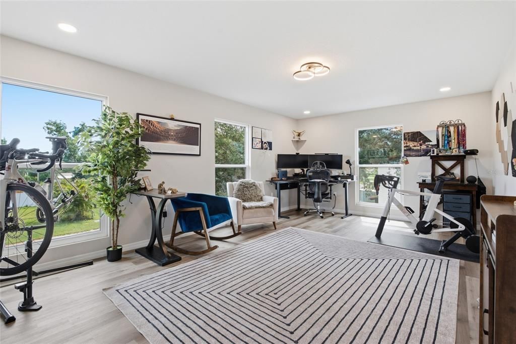For Sale: $850,000 (5 beds, 3 baths, 2904 Square Feet)