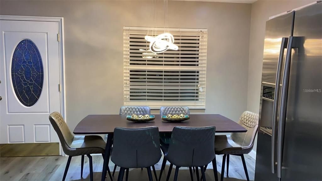 En Renta: $2,350 (3 camas, 2 baños, 1035 Pies cuadrados)