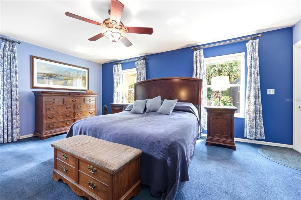 For Sale: $719,000 (4 beds, 3 baths, 2696 Square Feet)