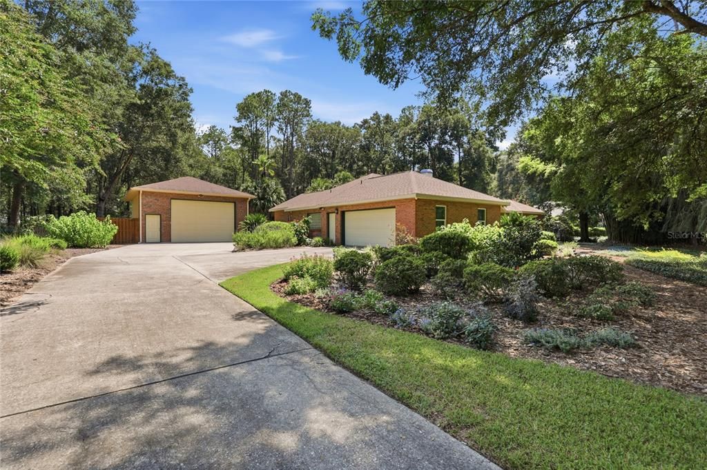 For Sale: $719,000 (4 beds, 3 baths, 2696 Square Feet)