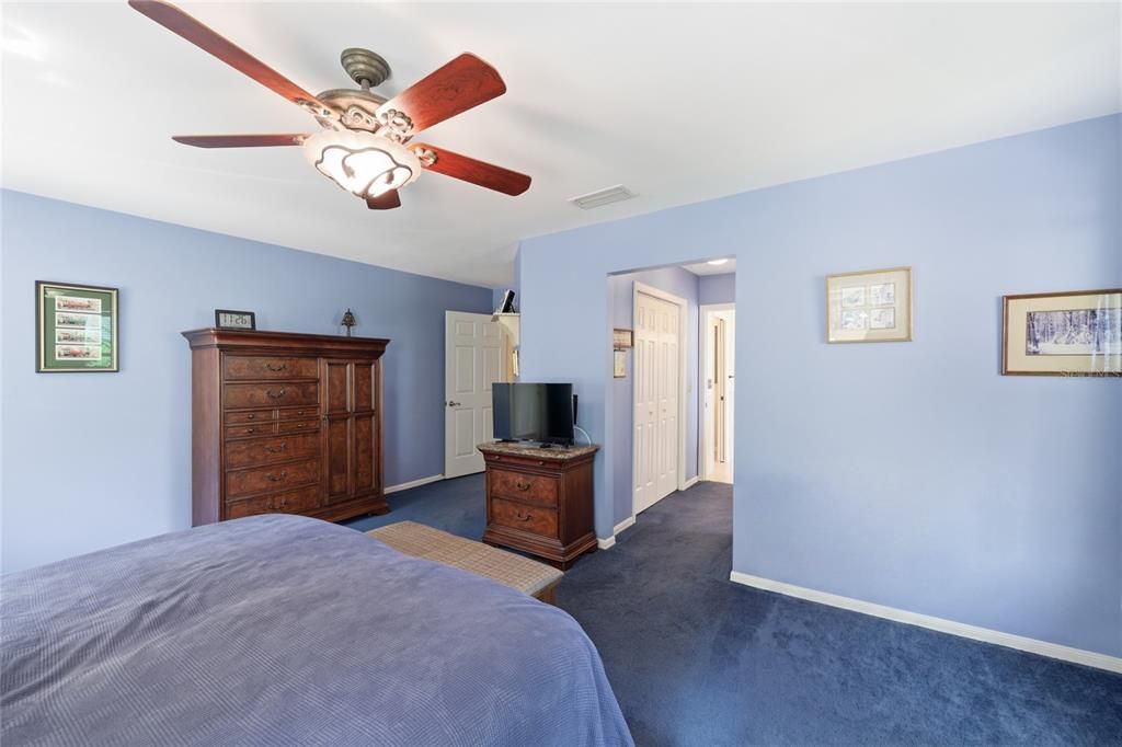 For Sale: $719,000 (4 beds, 3 baths, 2696 Square Feet)