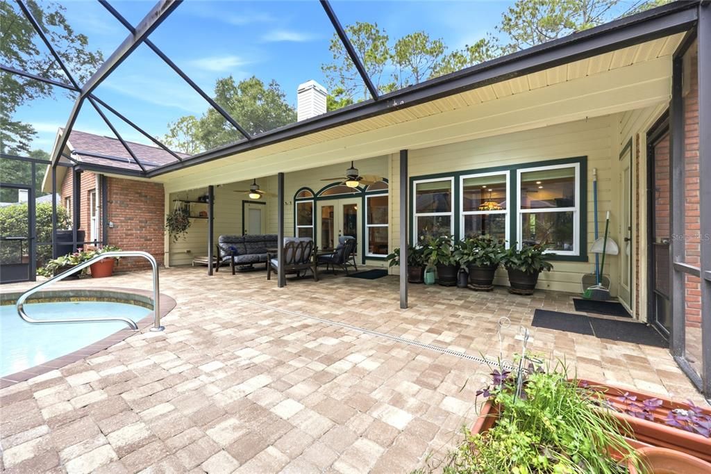 For Sale: $719,000 (4 beds, 3 baths, 2696 Square Feet)