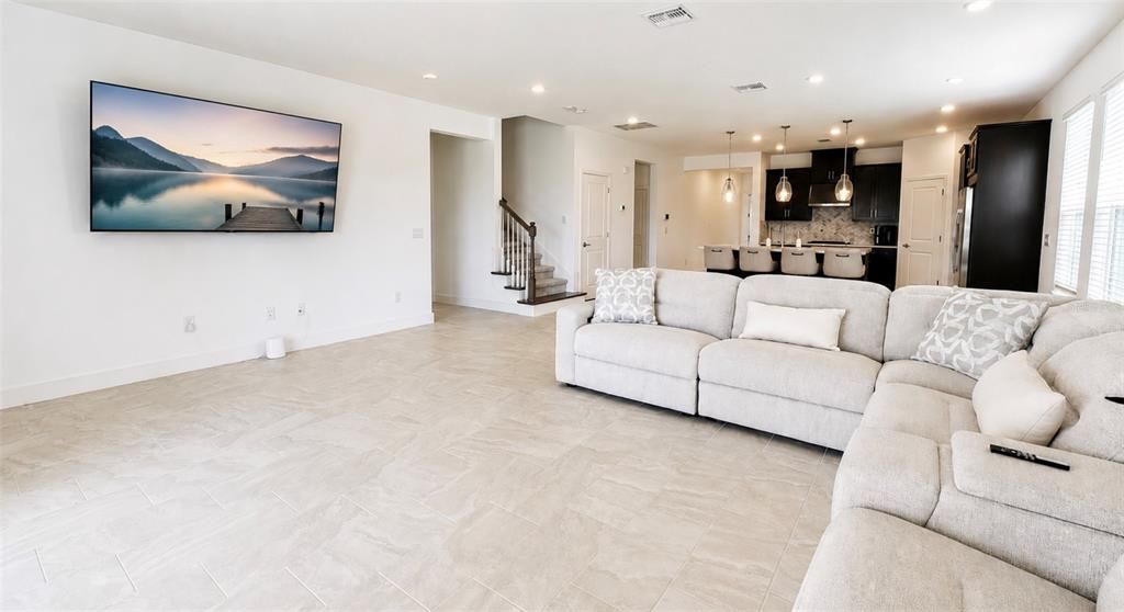 For Rent: $4,500 (5 beds, 4 baths, 3053 Square Feet)
