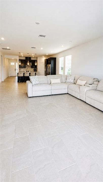 For Rent: $4,500 (5 beds, 4 baths, 3053 Square Feet)
